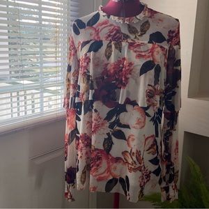 Cleo women white floral long sleeve sheer knit lined frilled top. Size L. NWT.